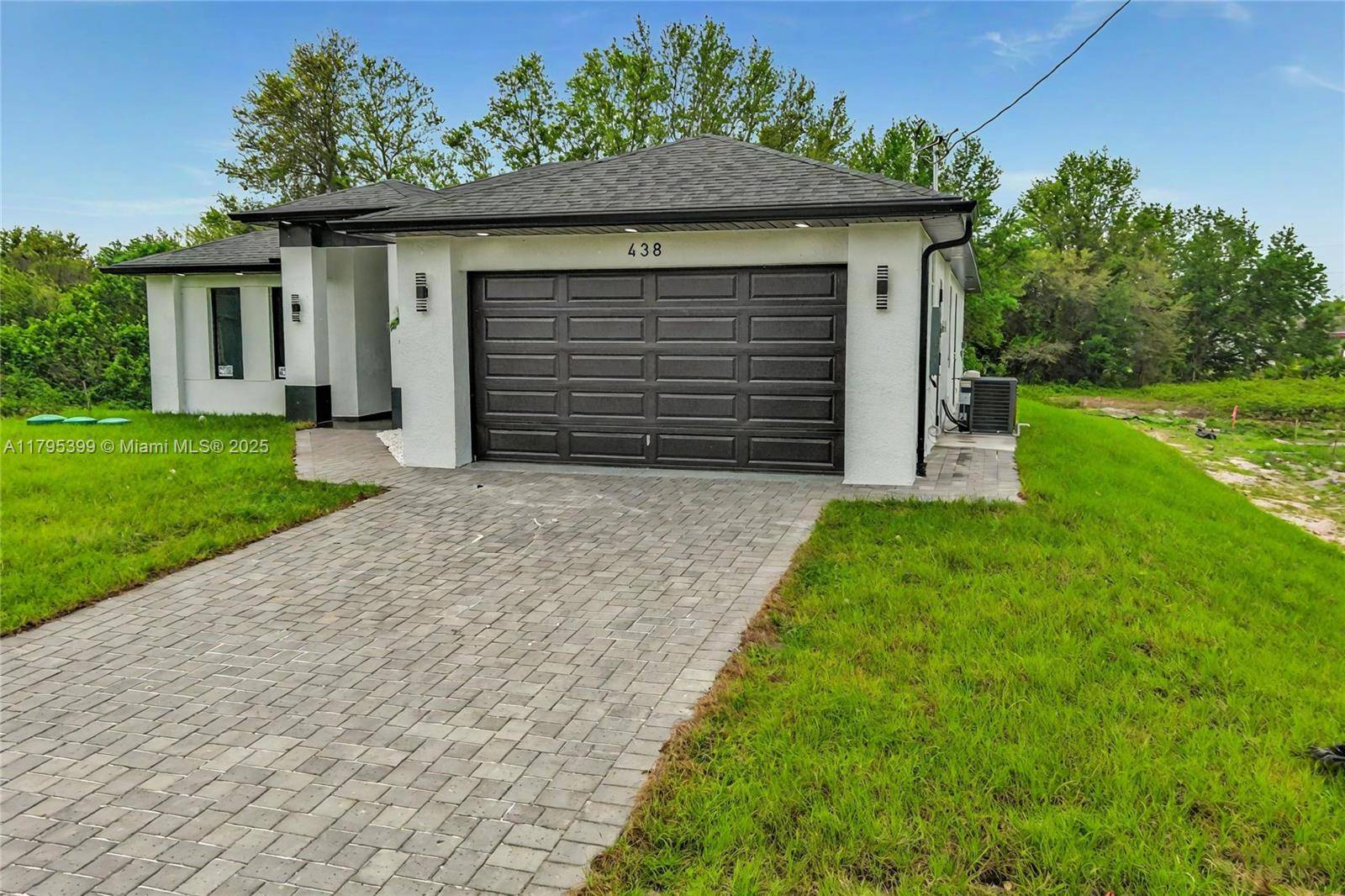 Lehigh Acres, FL 33974,438 S Rathburn ST