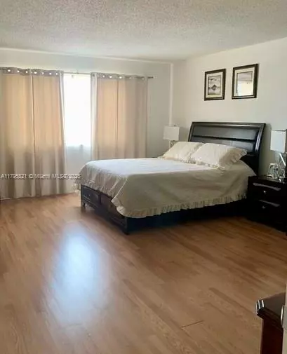 Hialeah, FL 33015,6980 NW 186th St #3-426
