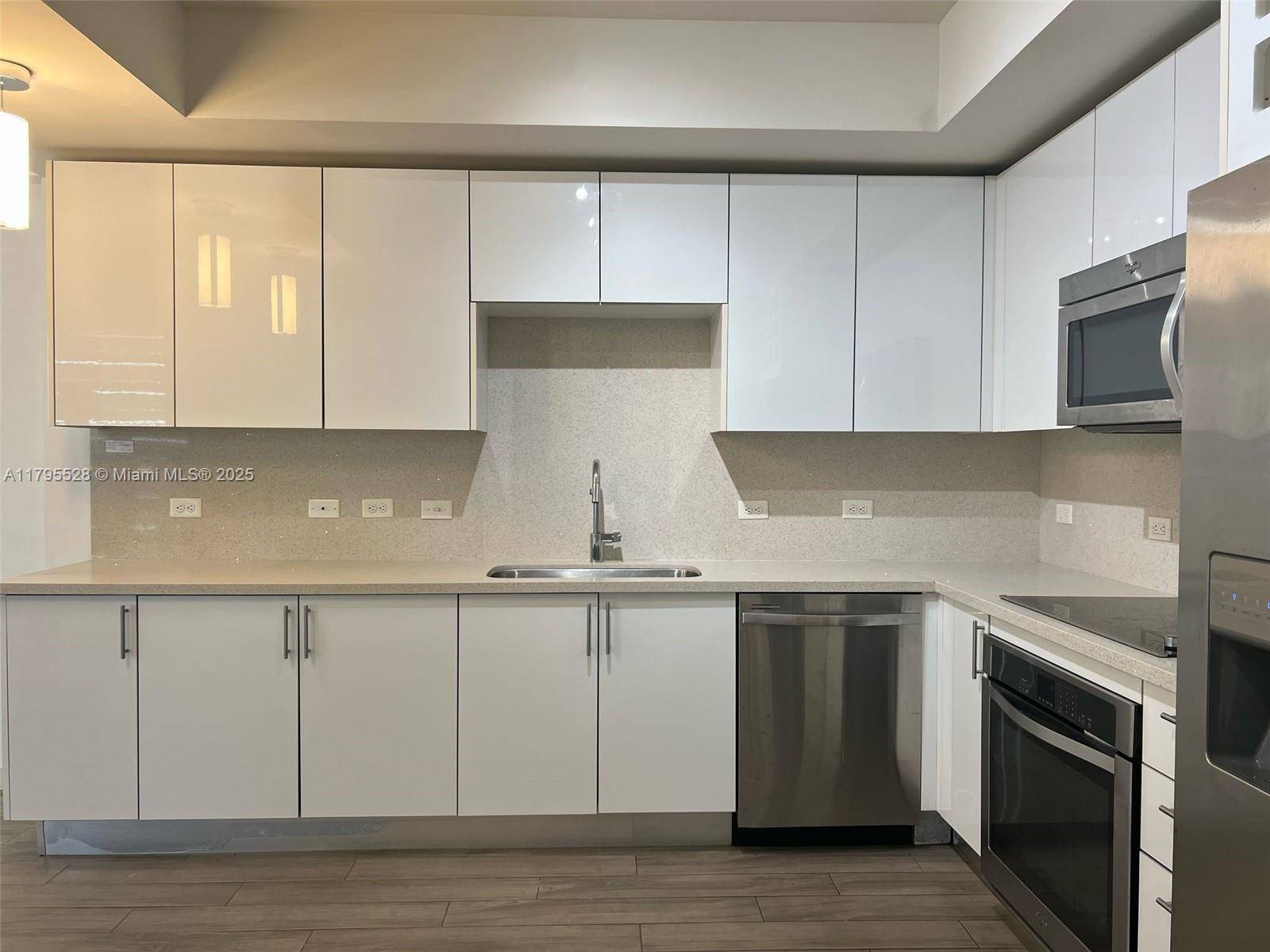 Miami, FL 33130,999 SW 1st Ave #1601