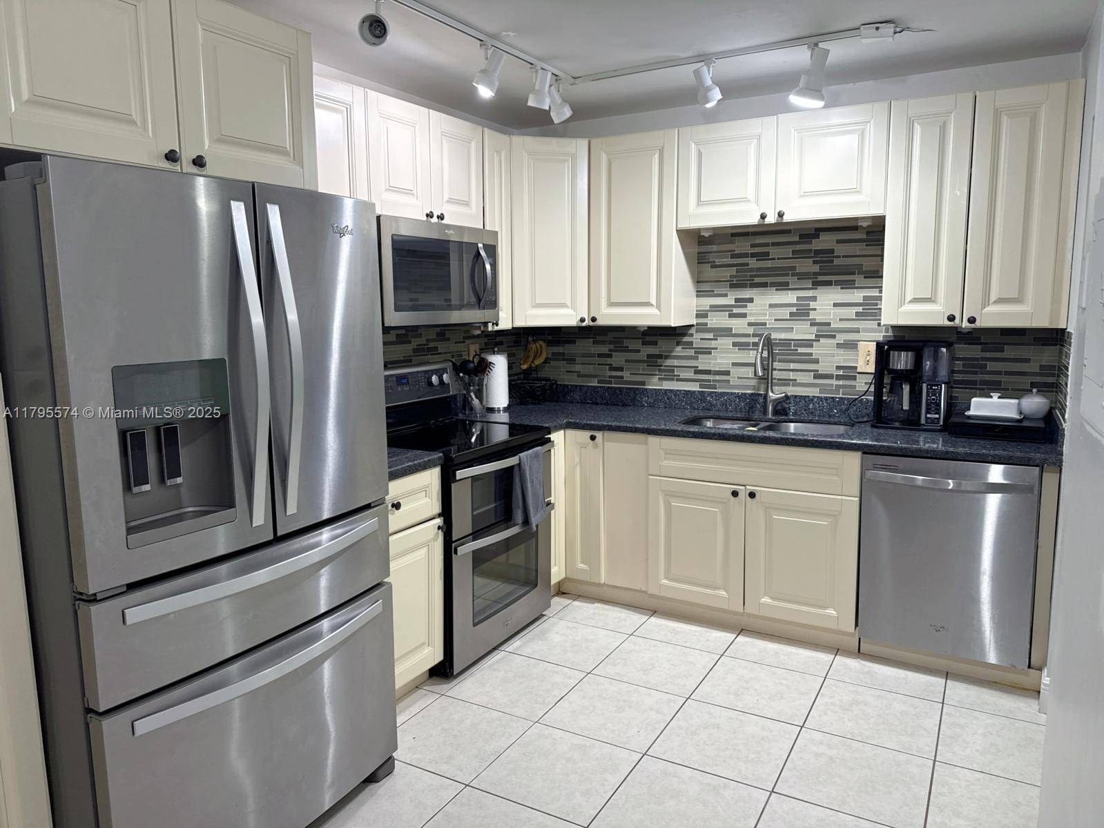 Boca Raton, FL 33428,9440 SW 8th St #123