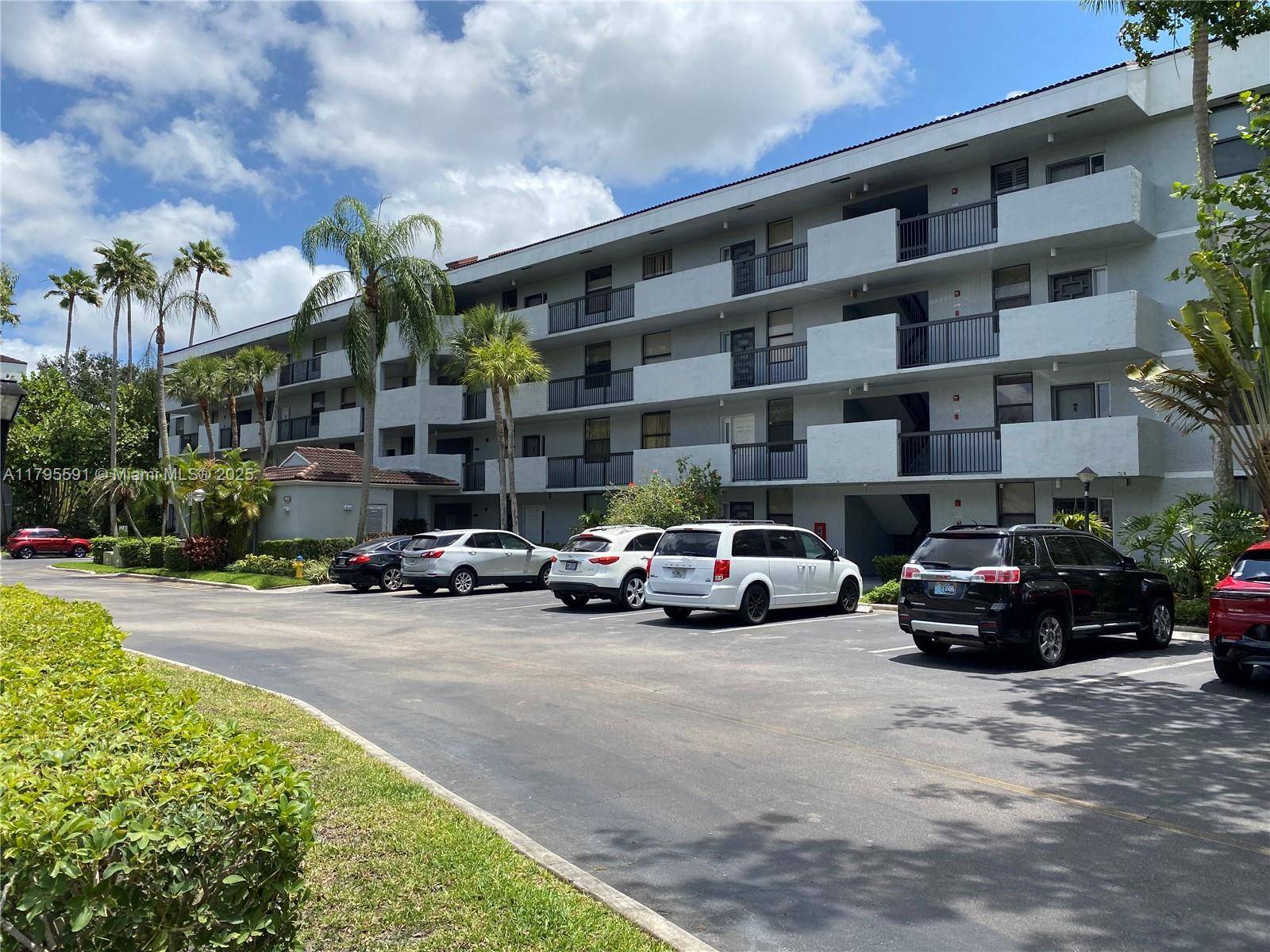 Coconut Creek, FL 33066,4133 S Carambola Cir S #G203
