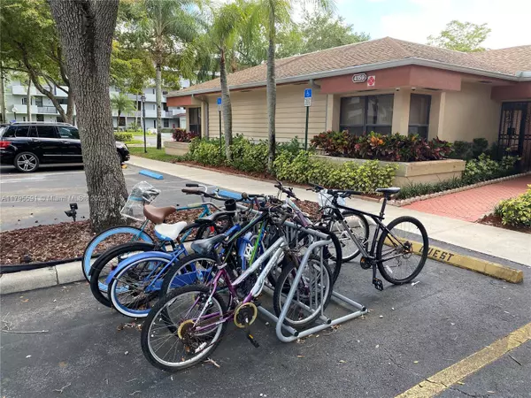 Coconut Creek, FL 33066,4133 S Carambola Cir S #G203