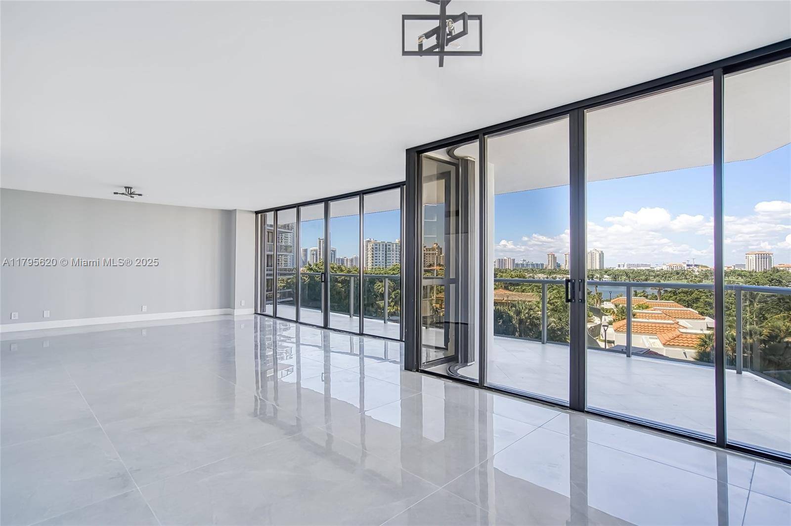 20281 E Country Club Dr #501, Aventura, FL 33180