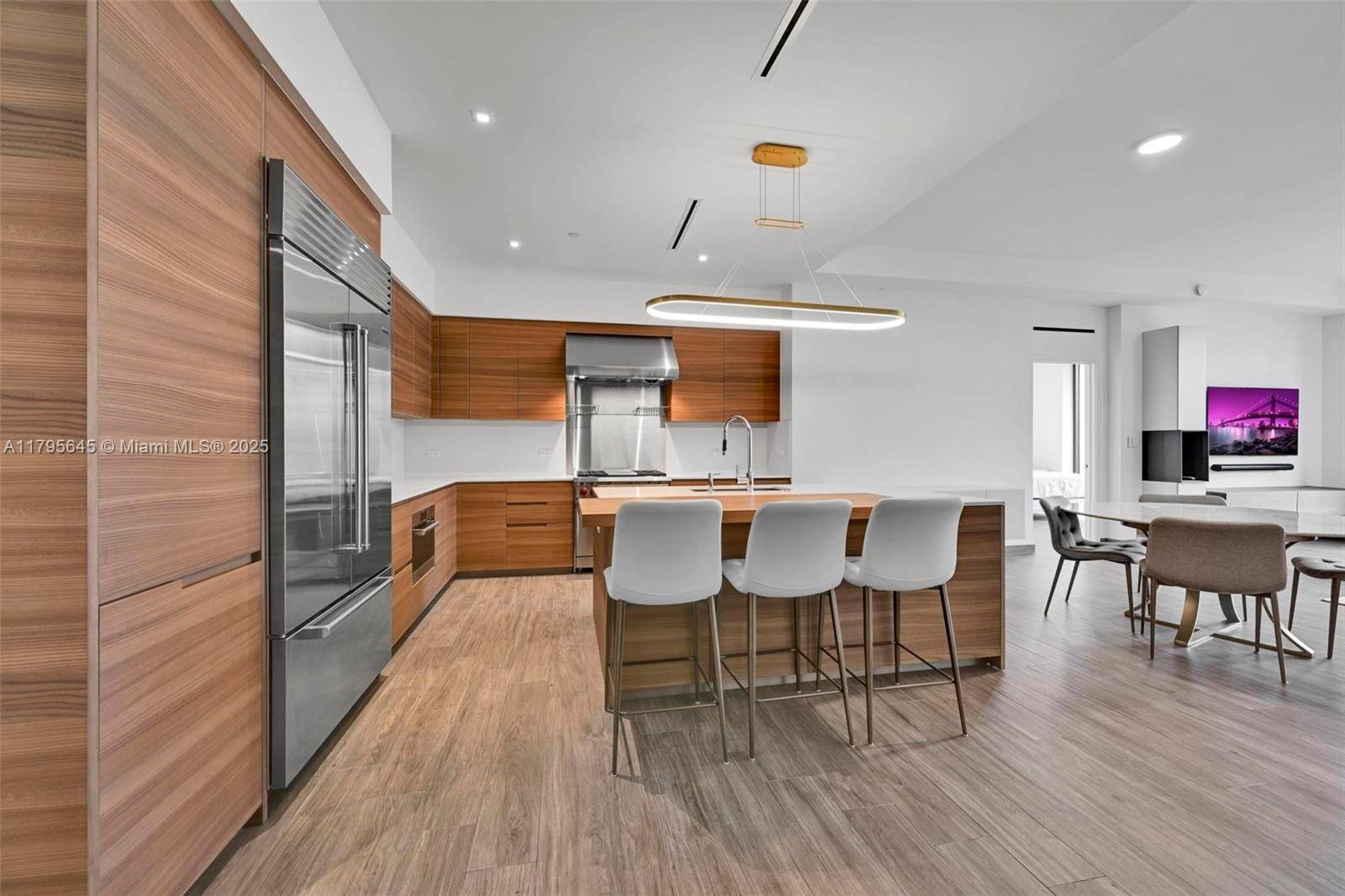 Miami, FL 33133,3581 E Glencoe St #207