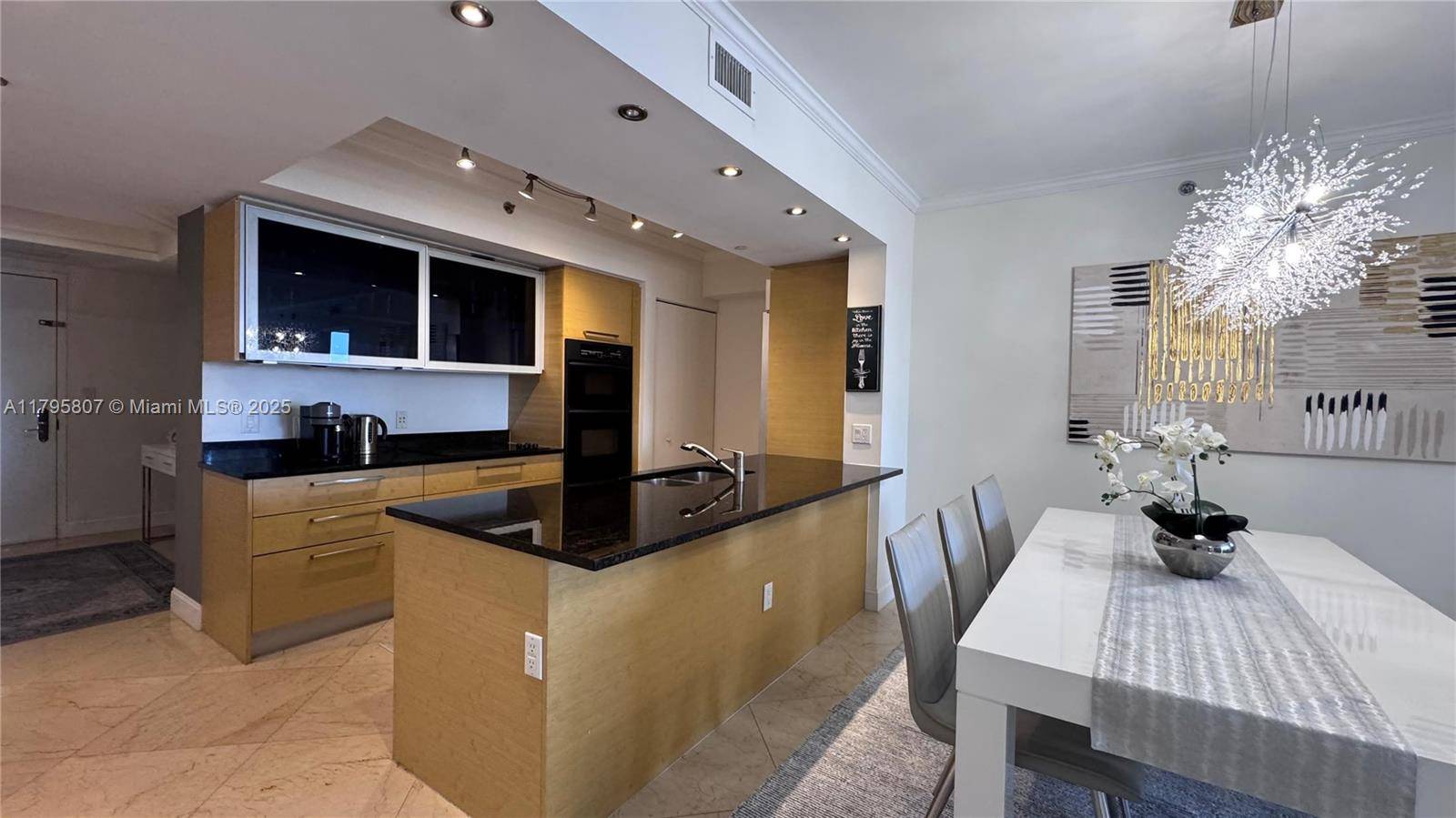 Hallandale Beach, FL 33009,1830 S Ocean Dr(AVAIL ASAP ) #2204