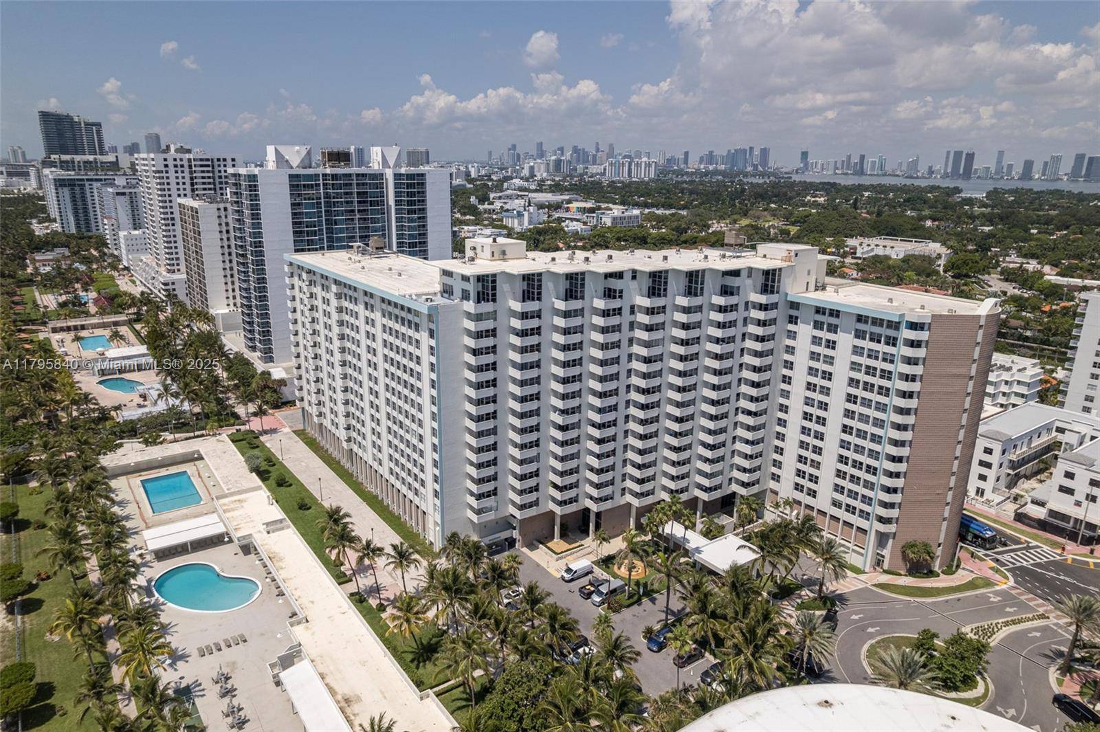 2899 Collins Ave #1738, Miami Beach, FL 33140