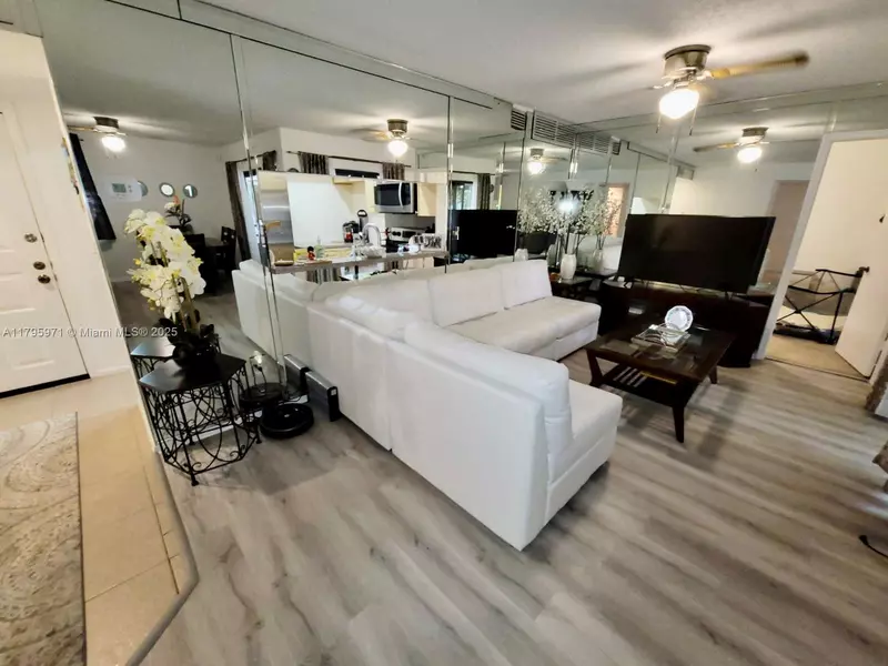 20075 NE 3rd Ct #4, Miami, FL 33179