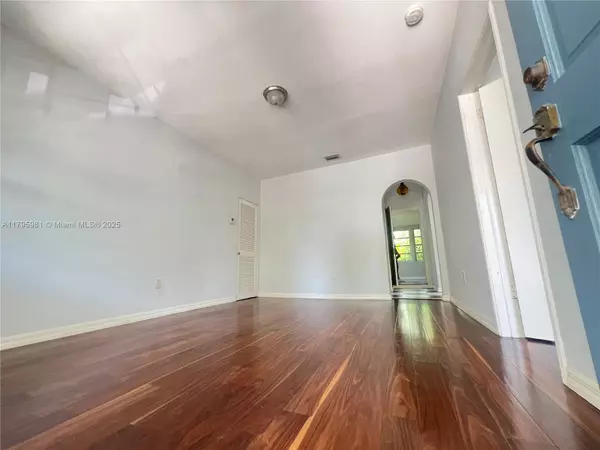Miami, FL 33161,315 NE 110th St #2