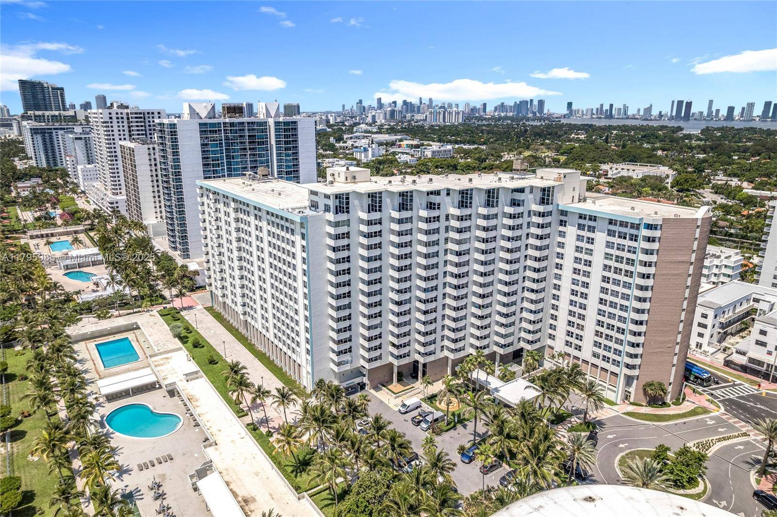 Miami Beach, FL 33140,2899 Collins Ave #1218