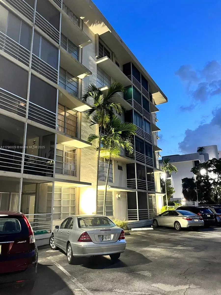 Miami, FL 33181,1750 NE 115th St #108