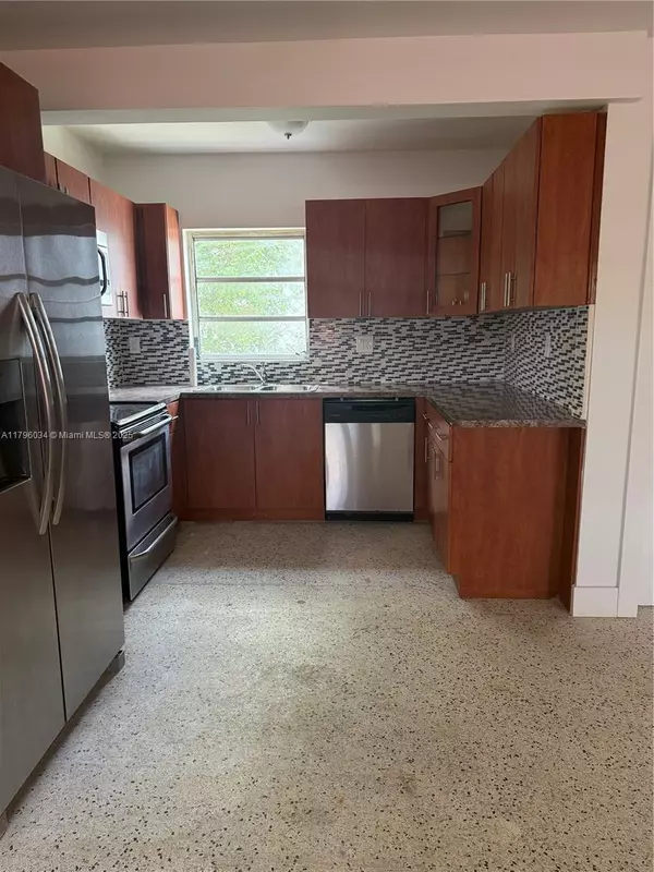 Miami, FL 33155,6473 SW 25th St