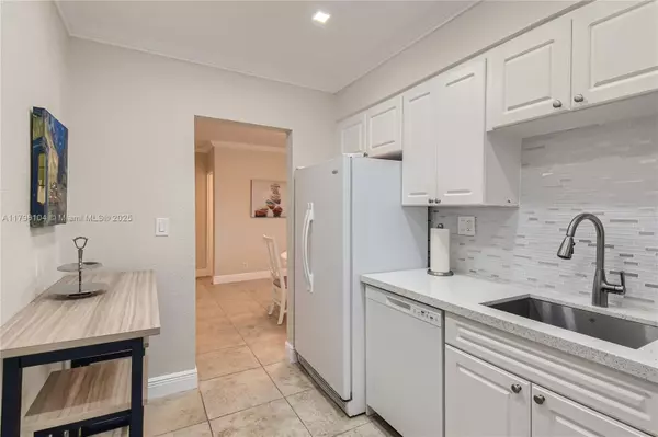 Hollywood, FL 33019,2501 S Ocean Dr #316