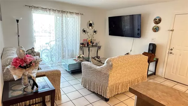 8560 SW 212th St #203, Cutler Bay, FL 33189