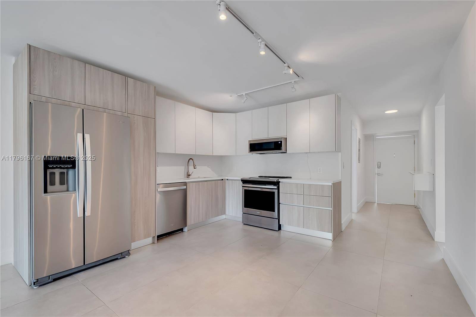 Key Biscayne, FL 33149,240 Galen Dr #308