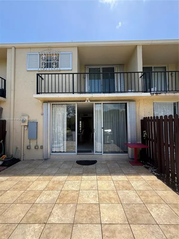 Hallandale Beach, FL 33009,2207 NE 7th St #16