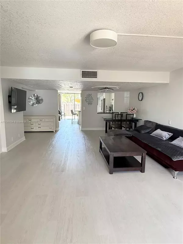 Hallandale Beach, FL 33009,2207 NE 7th St #16