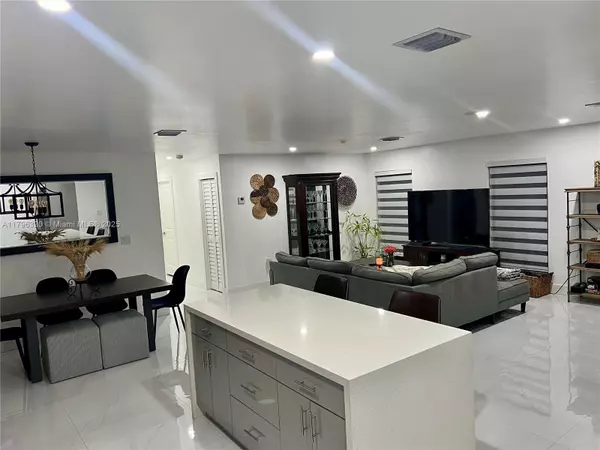 Palmetto Bay, FL 33157,18133 SW 93rd Ave