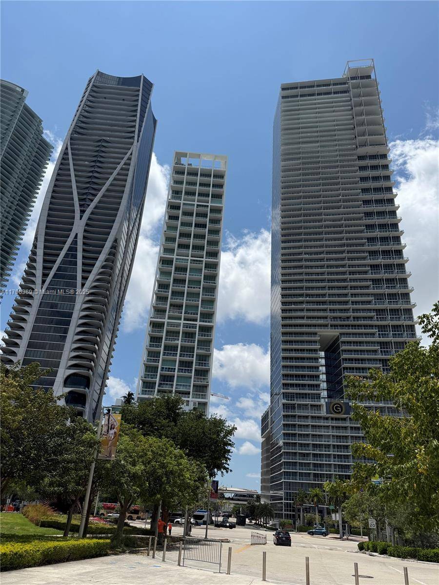 Miami, FL 33132,1100 Biscayne Blvd #1704