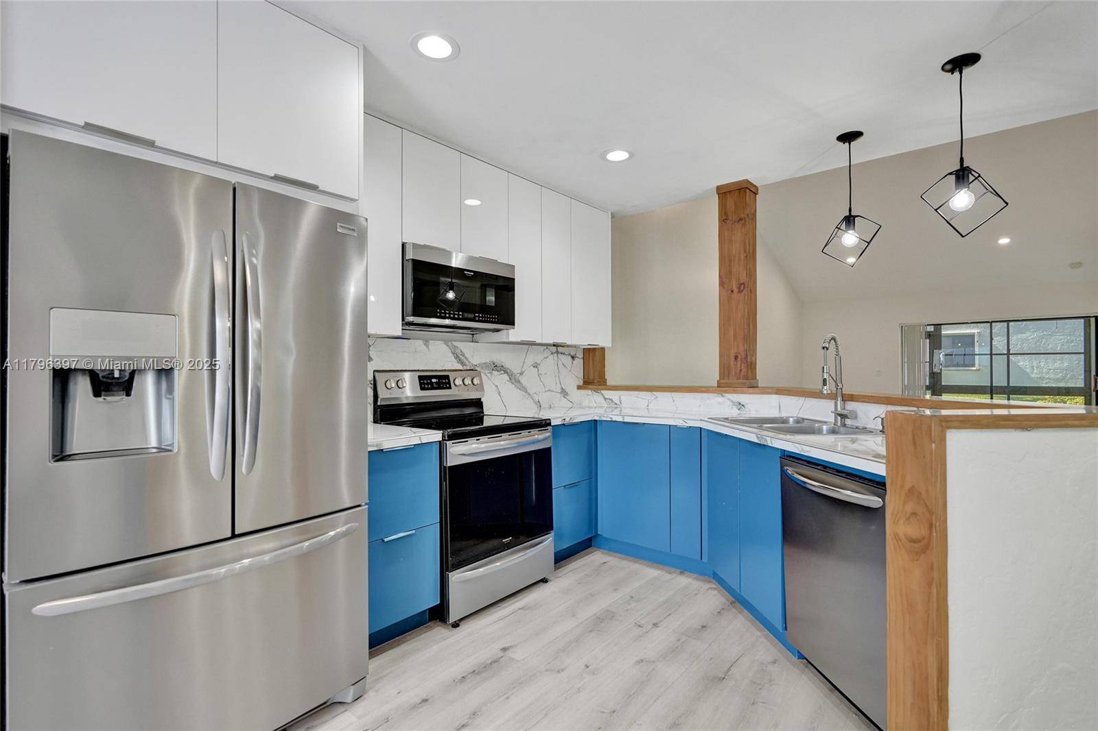 155 Love Cres #155, Royal Palm Beach, FL 33411