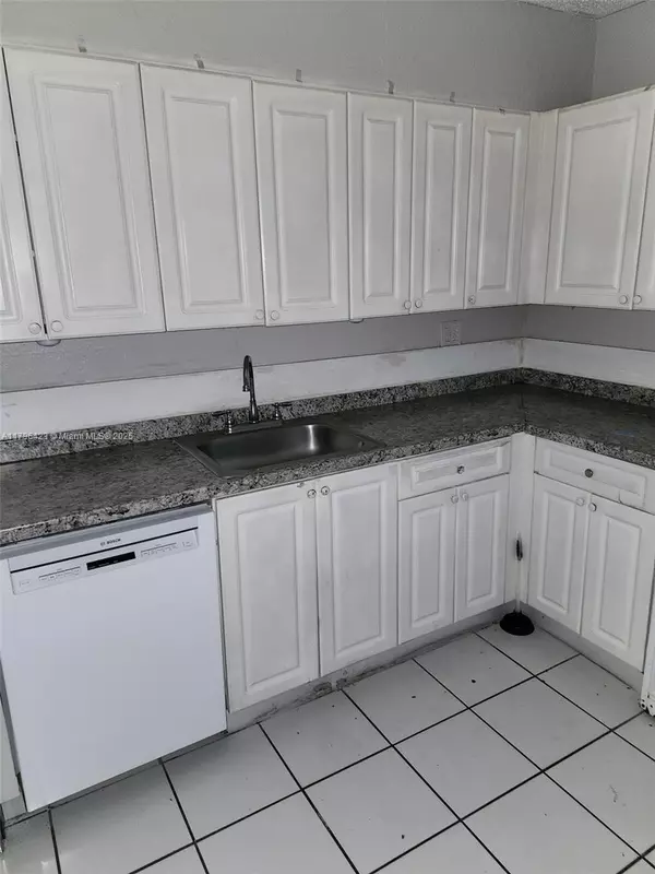 Pembroke Park, FL 33023,5100 SW 41st St #316