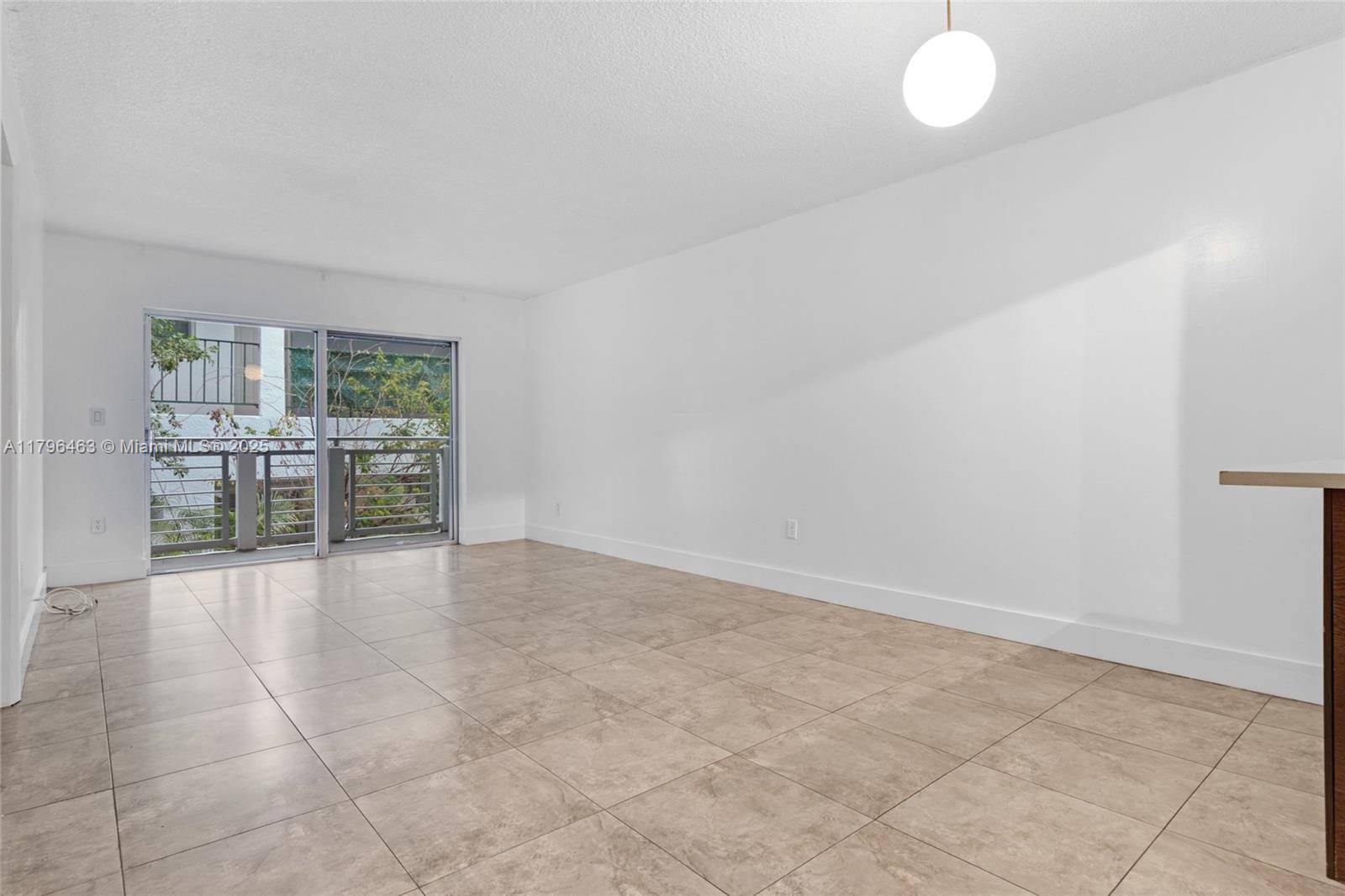 Miami Beach, FL 33139,716 Michigan Ave #204