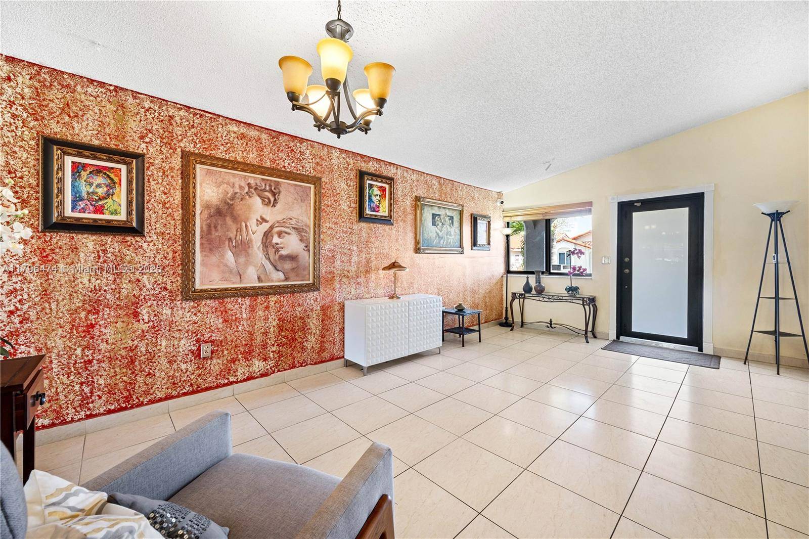 Hialeah, FL 33016,2462 W 65th St