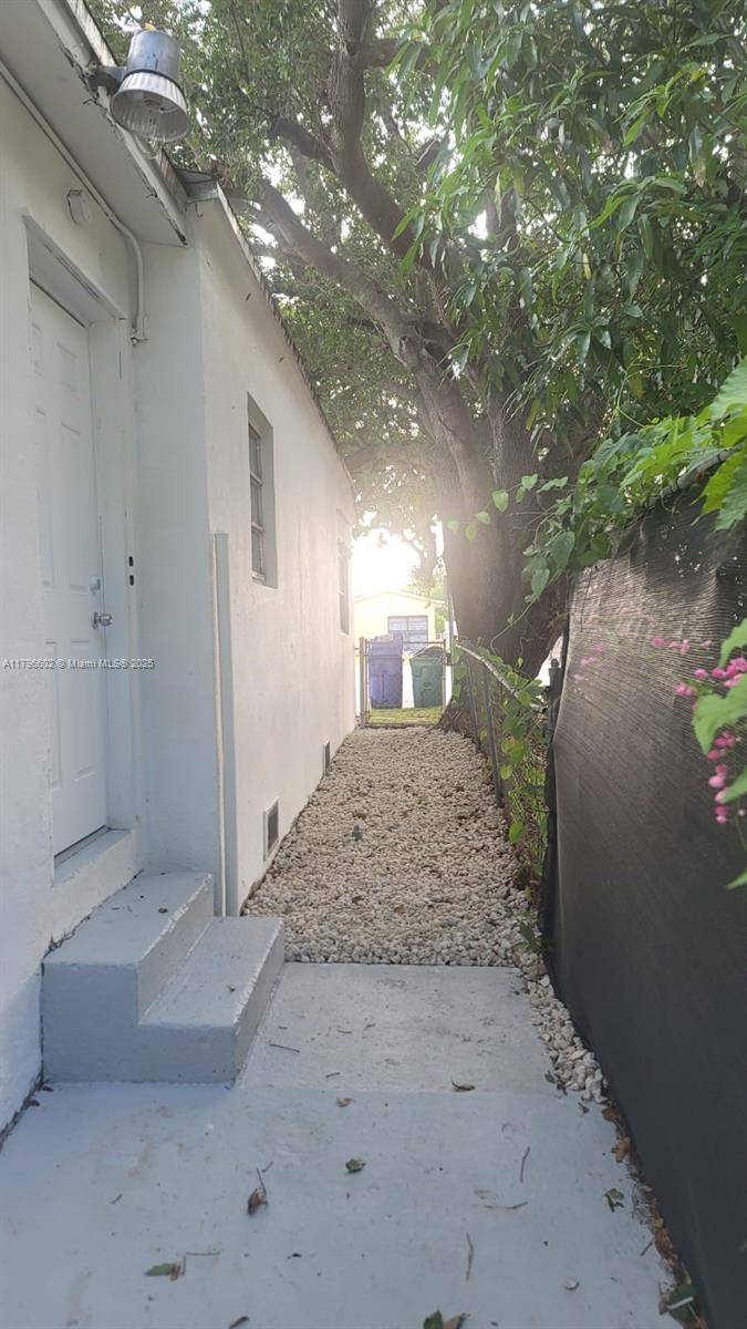 Miami, FL 33127,5511 NW 12th Ave