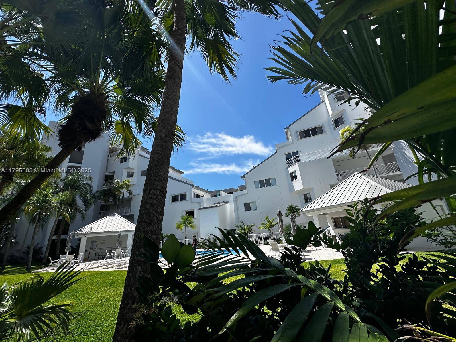 Key Biscayne, FL 33149,50 Ocean Lane Dr #101