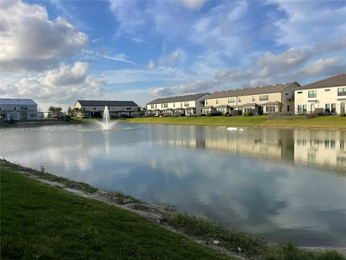 Oakland Park, FL 33309,2151 S Appleton Cir S #2151