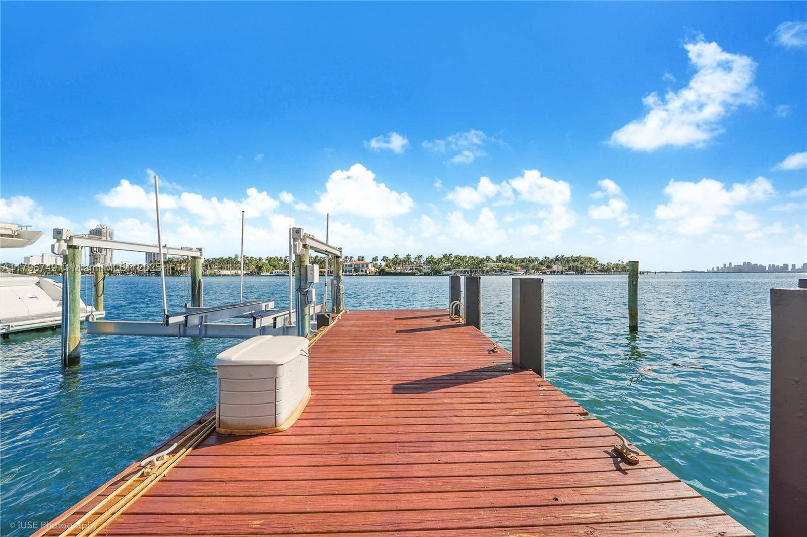 Miami Beach, FL 33141,1180 Bay Dr