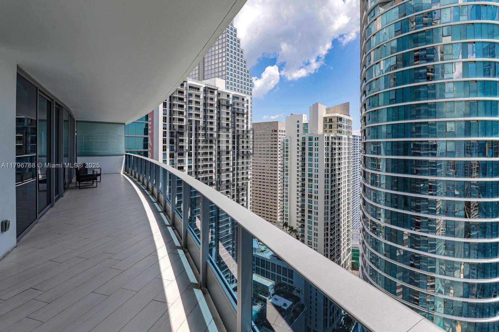 200 S Biscayne Blvd #3903, Miami, FL 33131