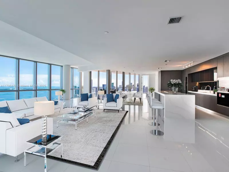 851 NE 1st Ave #PH5011, Miami, FL 33132