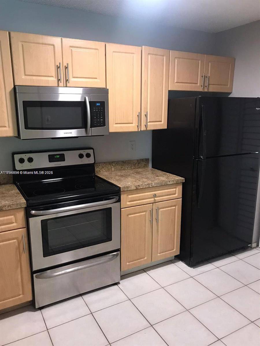 Coral Springs, FL 33071,11277 W Atlantic #101