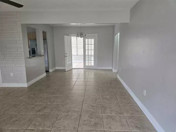 Miramar, FL 33023,7917 Juniper St