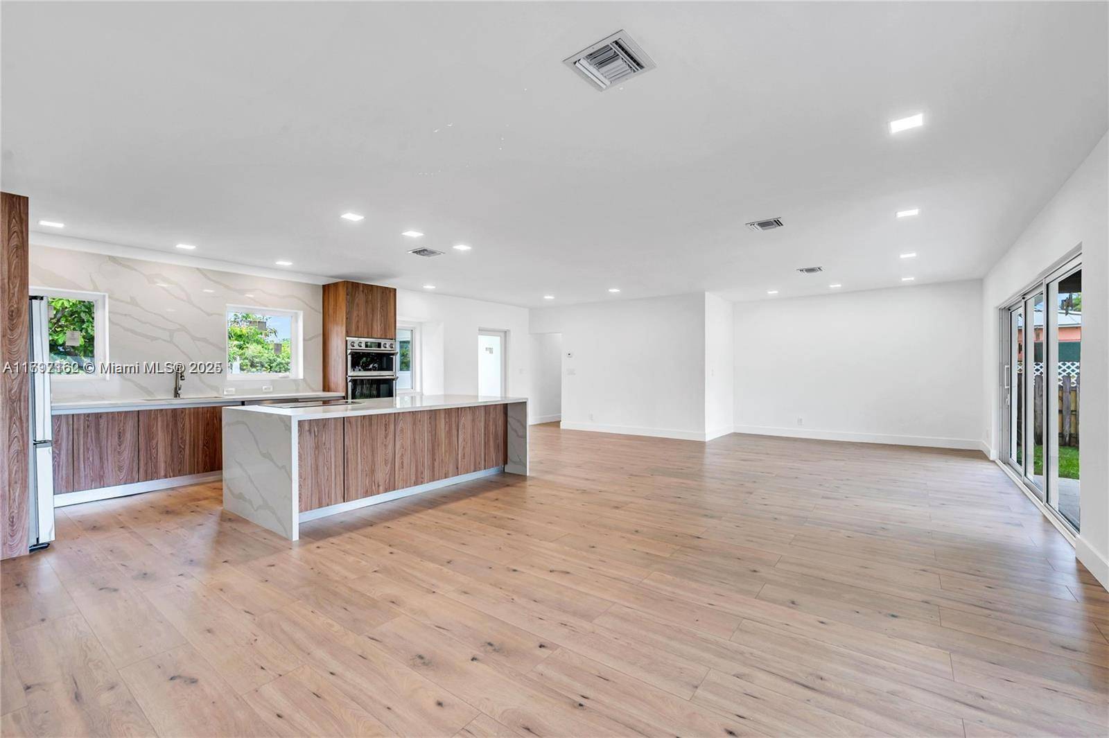 Hollywood, FL 33020,1418 Jefferson St #1418