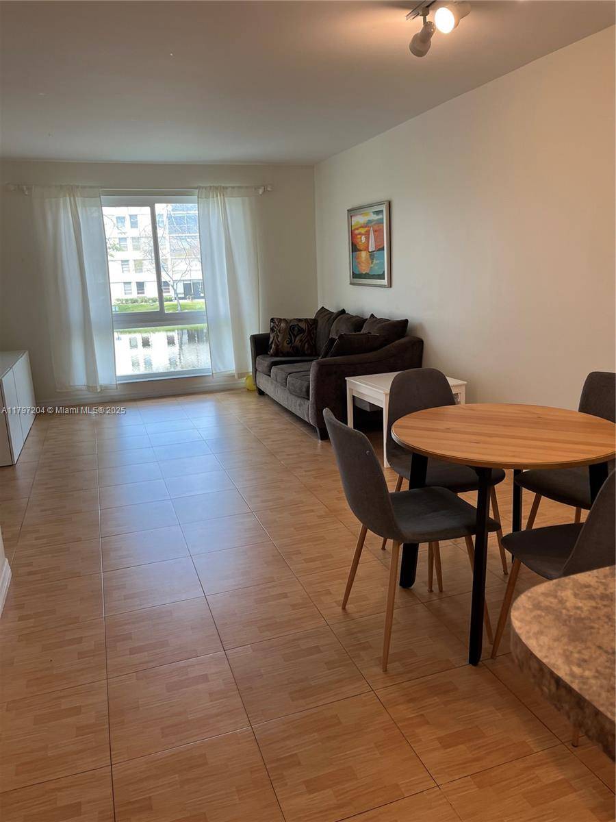 Pompano Beach, FL 33069,2106 S Cypress Bend Dr #203
