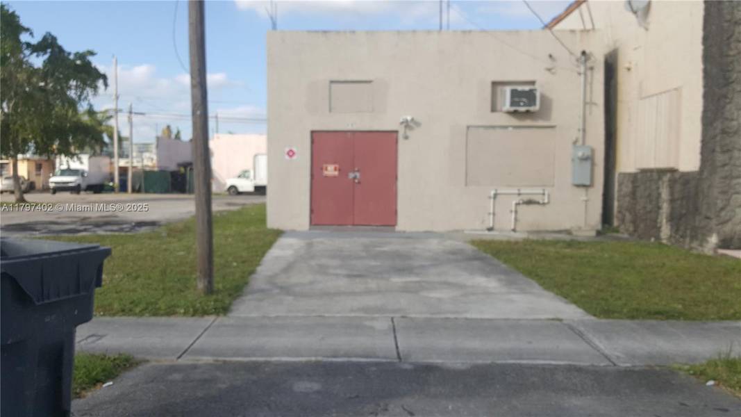 4167 SW 18th St, West Park, FL 33023