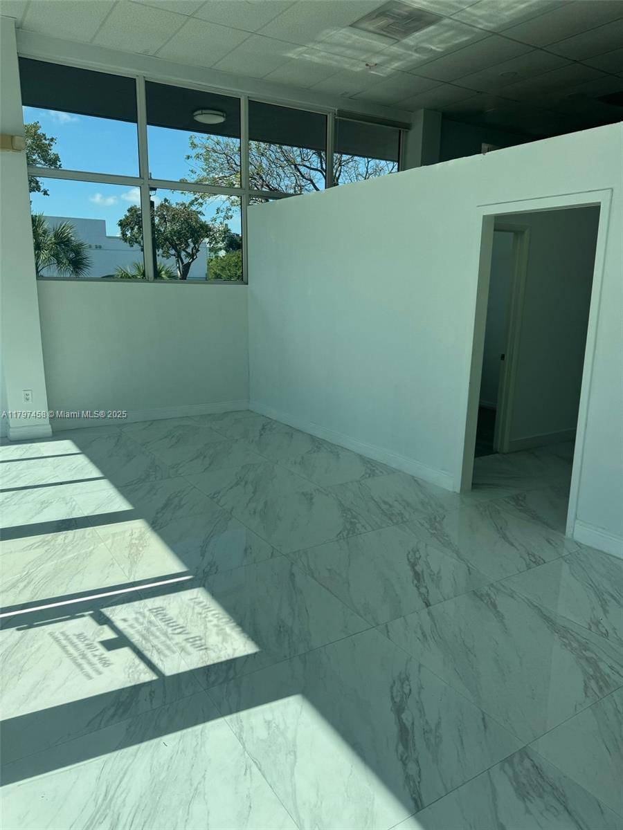 North Miami Beach, FL 33181,14440 Biscayne Blvd