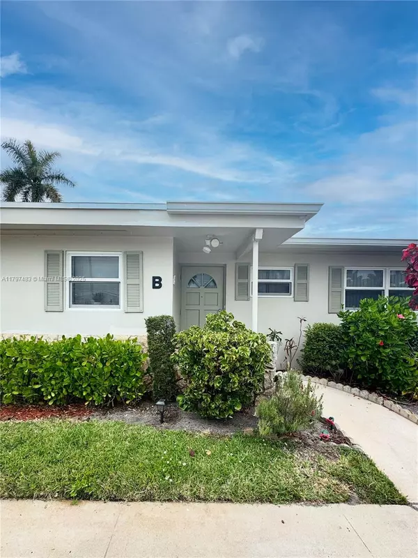 2731 W Barkley Dr W #B, West Palm Beach, FL 33415