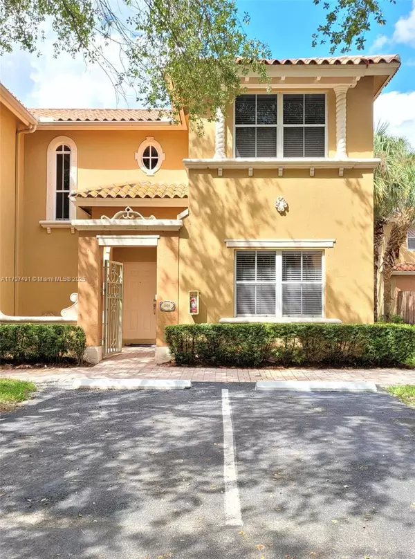 8551 NW 141st Ter #301, Miami Lakes, FL 33016