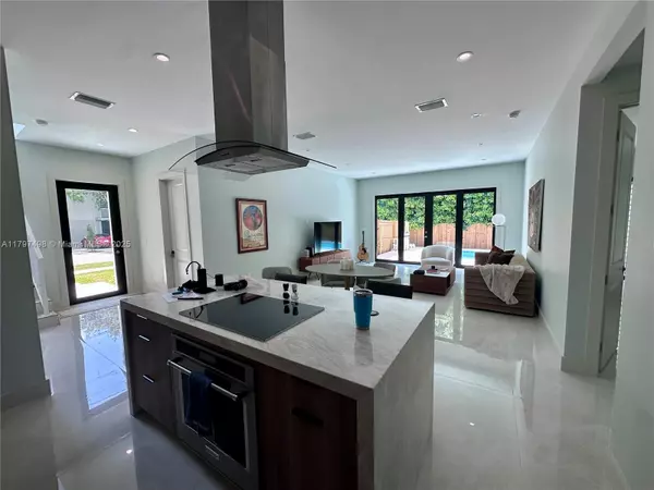 South Miami, FL 33143,8410 SW 65 AVE