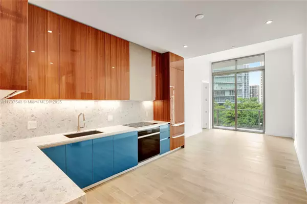 Coconut Grove, FL 33133,2655 S Bayshore Dr. #403