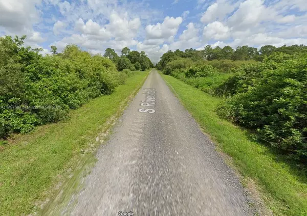 Clewiston, FL 33440,860 S Riverside