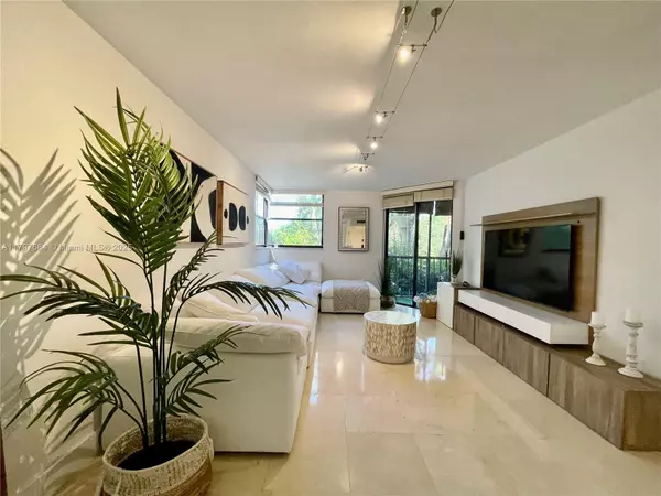 Key Biscayne, FL 33149,55 Ocean Lane Dr #2030