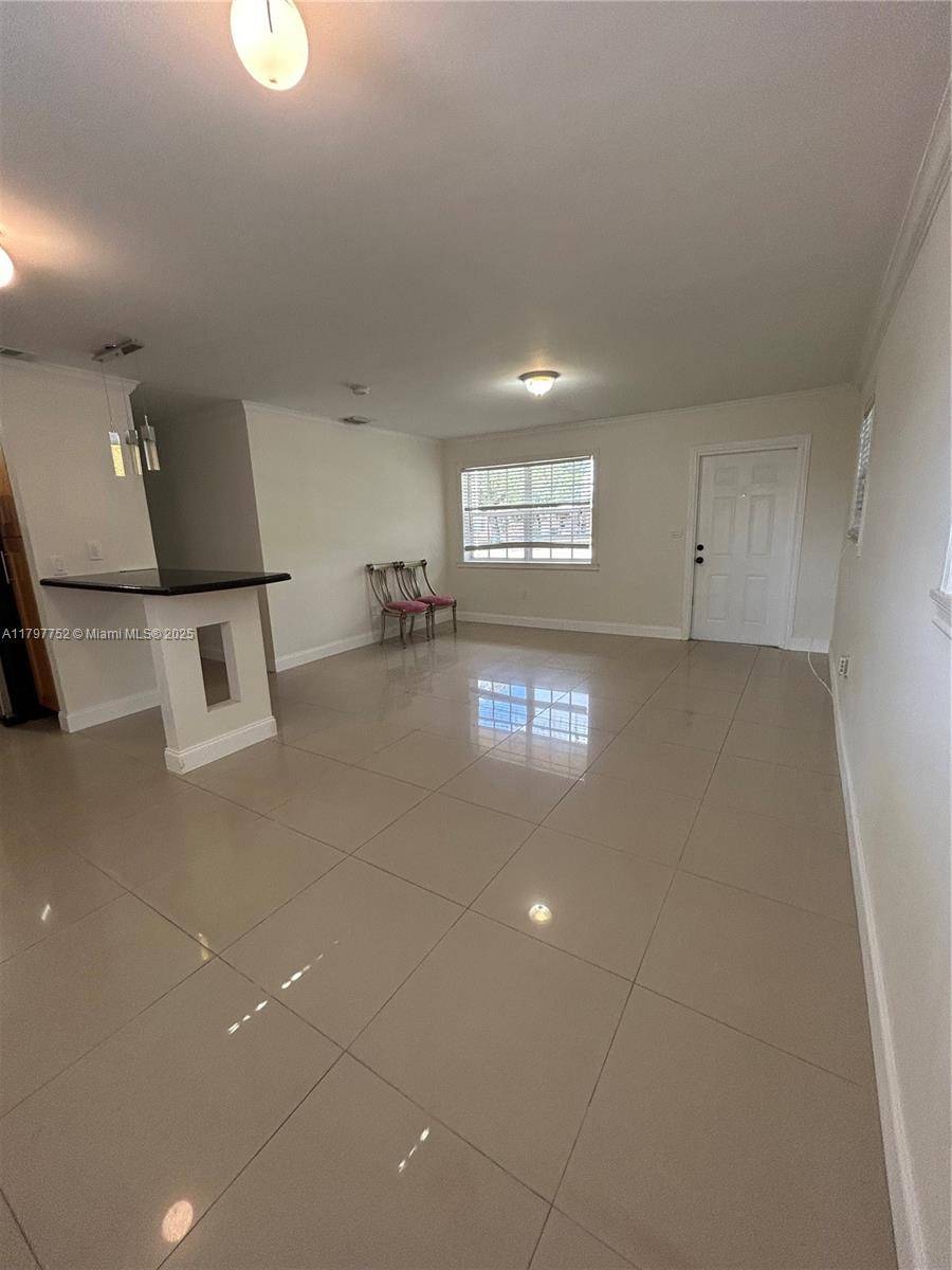 Hollywood, FL 33024,1221 N 72nd Ave