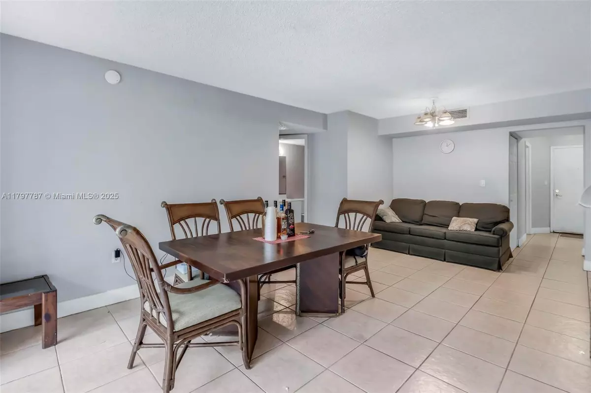 Sunrise, FL 33351,4235 N University Dr #115