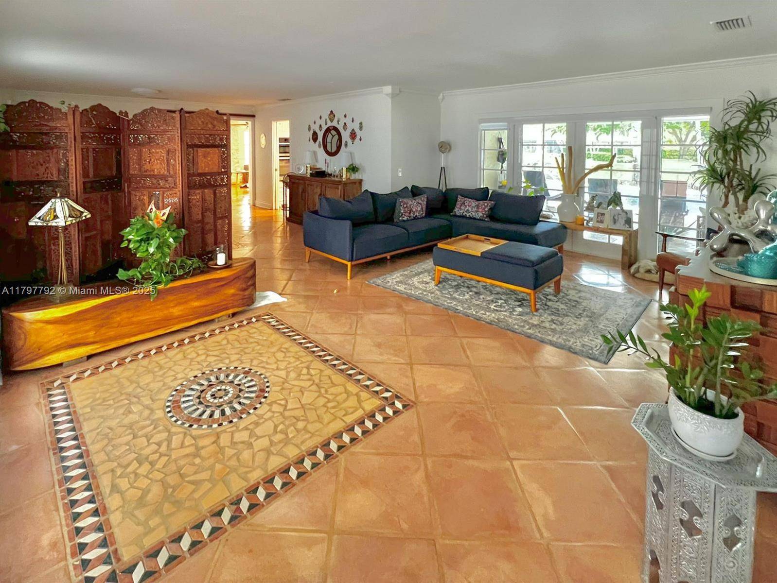 Pinecrest, FL 33156,11025 SW 70th Ave