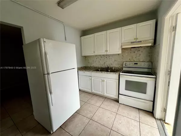 West Palm Beach, FL 33407,1115 21st St #1