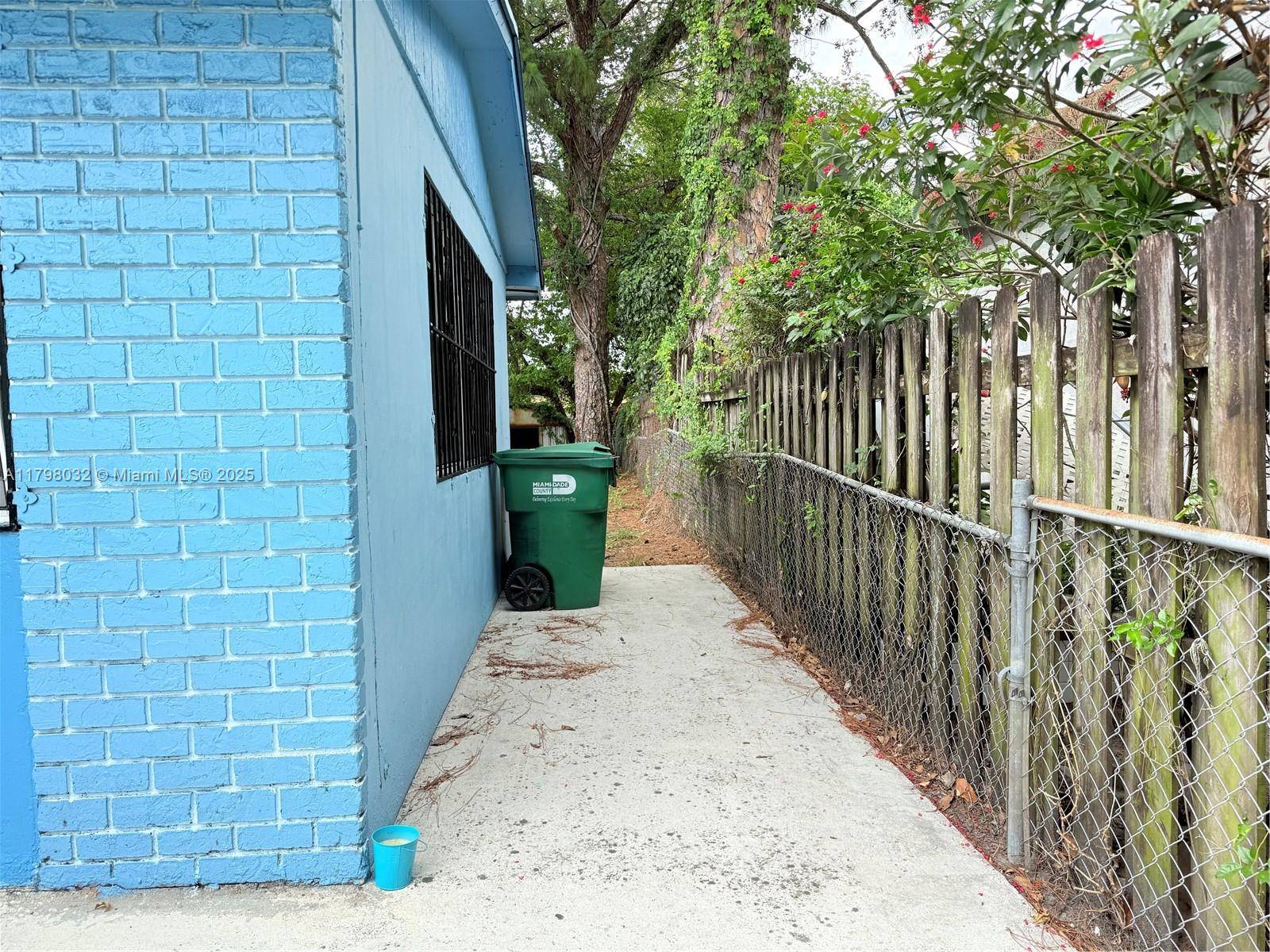 Opa-locka, FL 33054,1130 Kasim St
