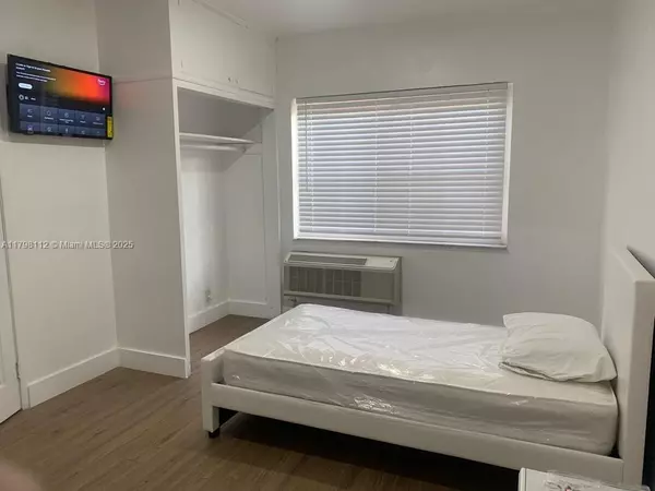 Miami Beach, FL 33141,8011 Abbott Ave #7